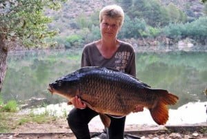 Teresa wanted a bit of carp fishing so got it going with this hude 41lb 12oz common